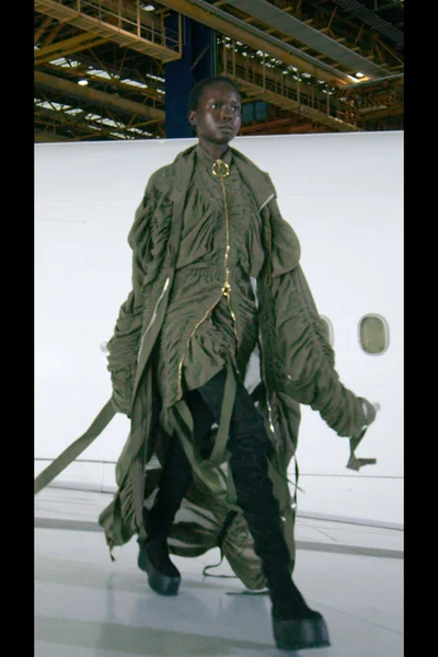 Look 10